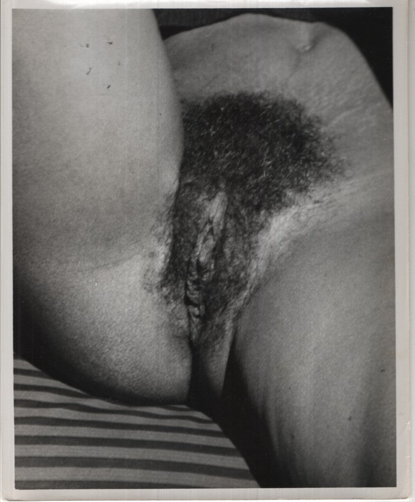 Ebony Close-Up Pussy with Hairy Bush 8"x10" B&W 1950s Vintage Adult Photograph 012726AKP-A63