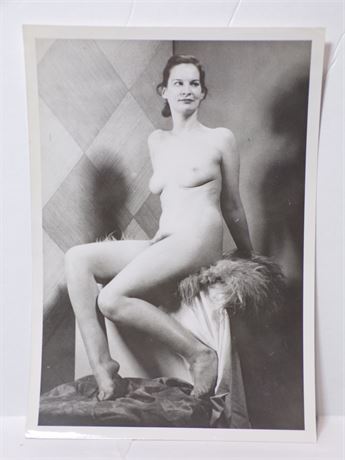 B&W Cheesecake Girl on Fur Seat, Adult Model 5x7" Photo Photograph 070225WP-Z-16