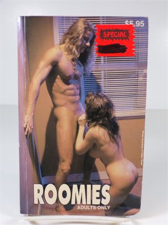 Roomies by Anonymous, Paperback Book 1994 Star Distributors SW-114 102625WP