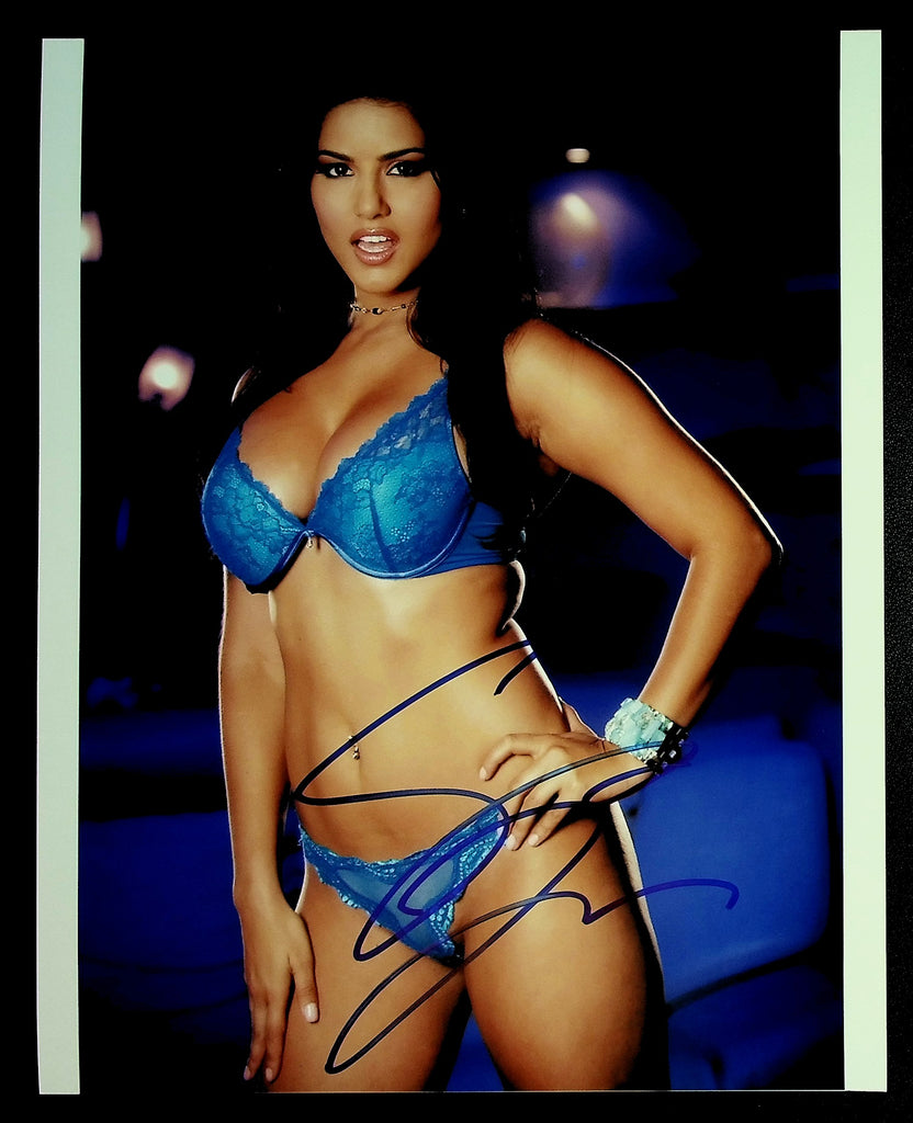 Sunny Leone Adult Star Autographed 8x10 Photo w/COA SHP1-173