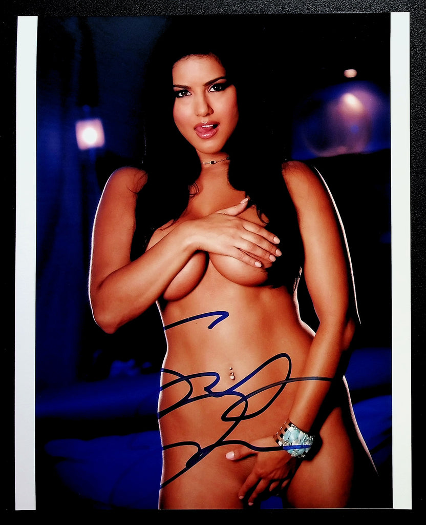 Sunny Leone Adult Star Autographed 8x10 Photo w/COA SHP1-177