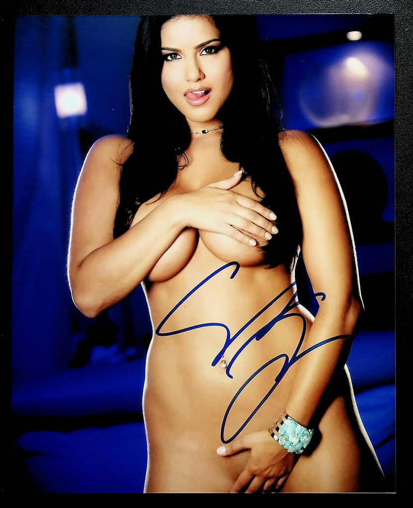Sunny Leone Adult Star Autographed 8x10 Photo w/COA SHP1-192
