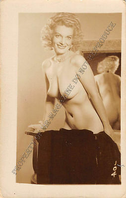 Adult B&W Photo 1940s/50s 2.5x4 Beautiful Blonde Nude Posing Seductively 169MH