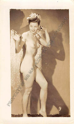 Adult B&W Photo 1940s/50s 2.5x4 Beautiful Brunette Posing Topless Pin Up 5MG