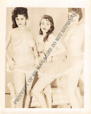 Adult Vintage B&W Photo 4x5 Beautiful Group of Lesbians Posing Nude Sexy 12HP