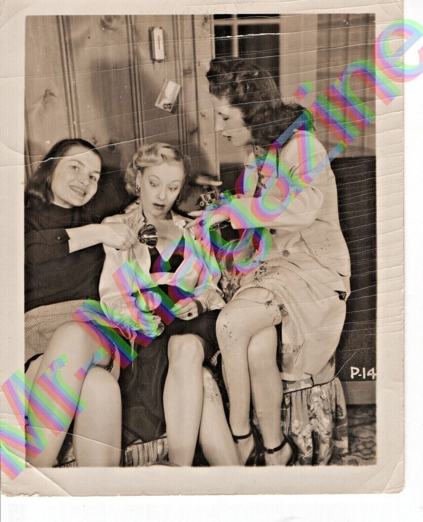 Vintage B&W Risque Pinup 4" x 5" Sexy Blonde and Brunettes Cheesecake BL79