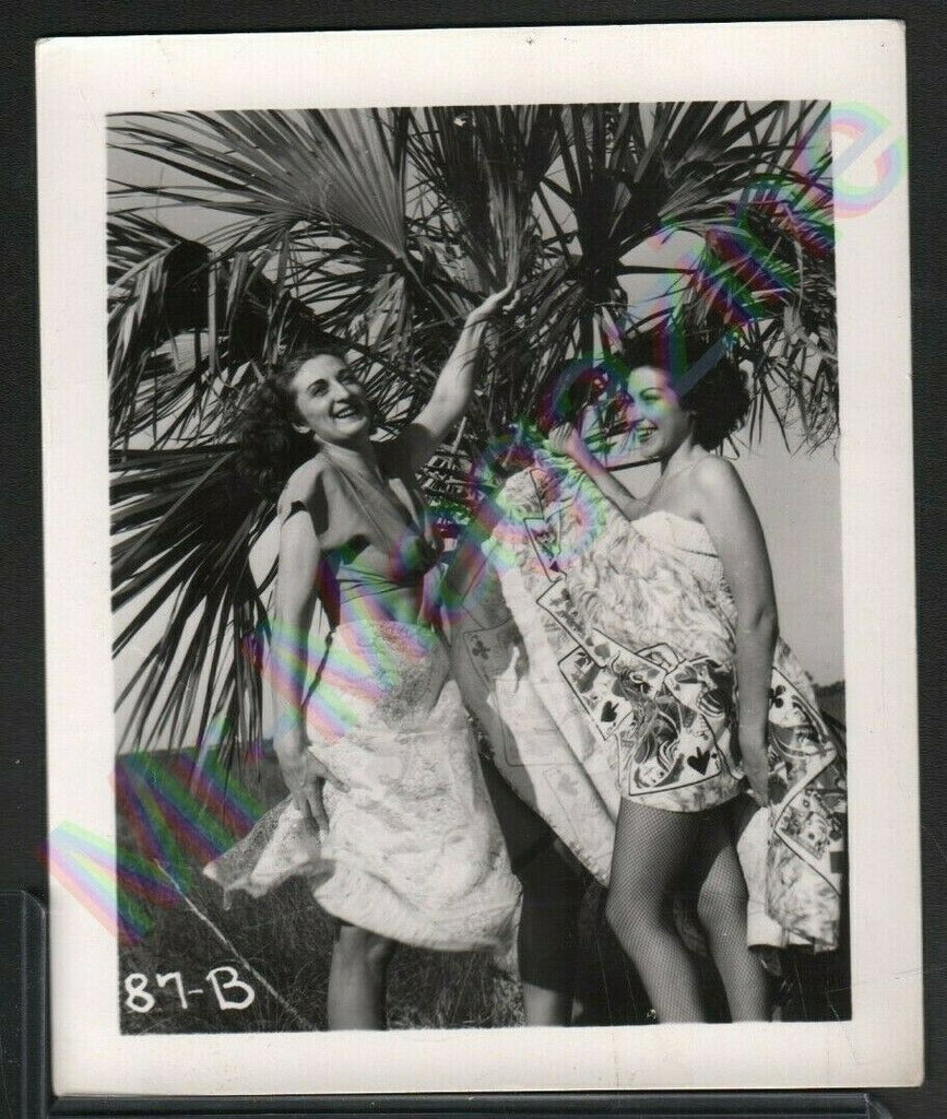 Vintage B&W Risque Pinup 4" x 5" Sexy Two Brunettes Cheesecake AU15