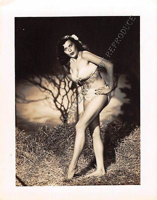 Adult Vintage B&W Photo 2.5x3 Beautiful Brunette Pinup Posing Seductive 36HU