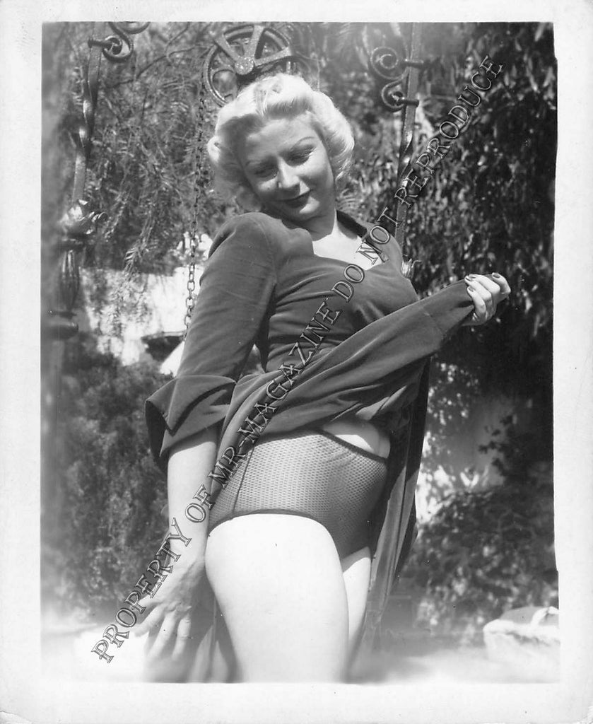 Adult Vintage 1950s B&W Photo 4x5 Beautiful Blonde in Lingerie Undressing 7FF