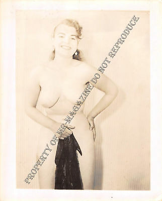Adult Vintage B&W Photo 4x5 Beautiful Brunette Posing Nude Sexy Tits Out 62HP