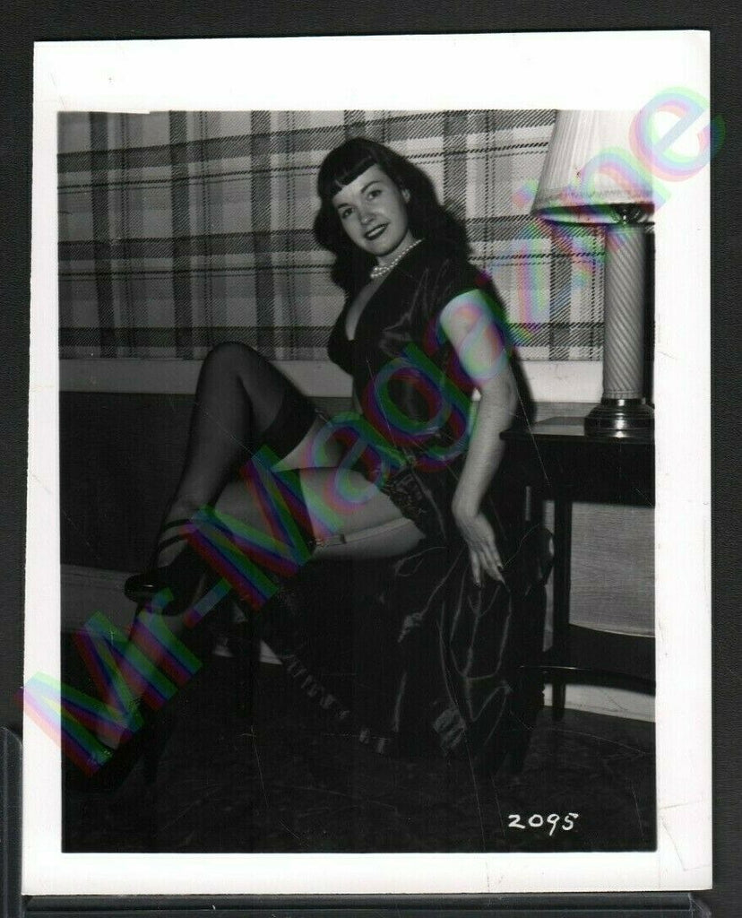 B&W Risque Pinup 4" x 5" Sexy Bettie Page Cheesecake AU93