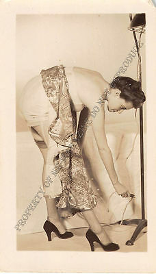 Adult B&W Photo 1940s/50s 2.5x4 Beautiful Brunette Seductively Undressing 83MH