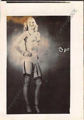 Adult B&W Photo 1940s/50s 2.5x4 Beautiful Blonde Seductively Undressing 300MH