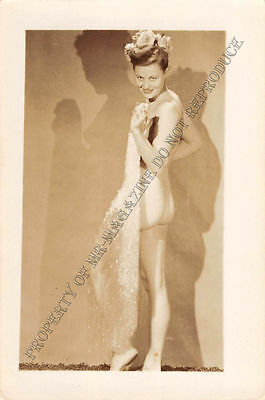 Adult B&W Photo 1940s/50s 2.5x4" Beautiful Brunette Posing Nude Seductively 69MF