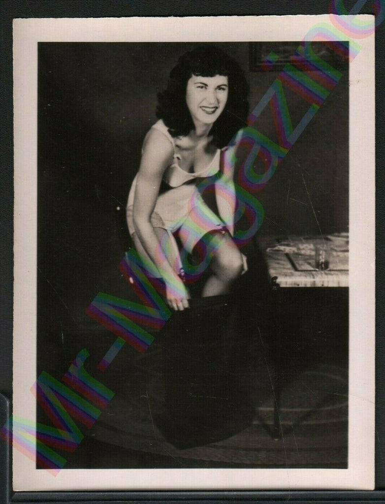 Vintage B&W Risque Pinup 3.5" x 4.5" Sexy Brunette Cheesecake AZ69
