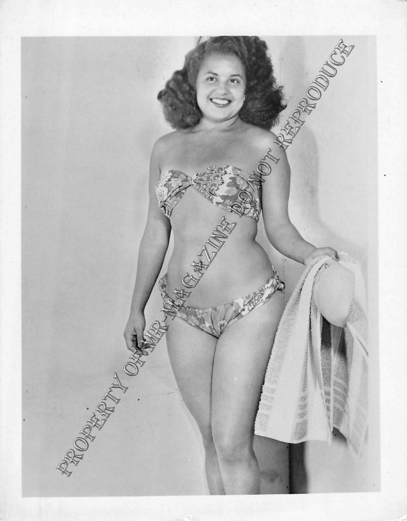 Adult Vintage 1950s B&W Photo 4x5 Sexy Brunette Taking Off Lingerie 206FF