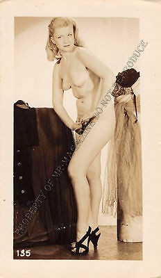 Adult B&W Photo 1940s/50s 2.5x4 Beautiful Brunette Posing Nude Pin Up 155MG