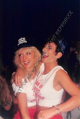 Nina Hartley Candid Original 4x6 Photo 1990s Porn Star Convention with Fan 385ig