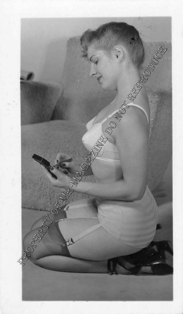 Adult Vintage 1950s B&W Photo 2.5x4 Beautiful Brunette Pin Up Sexy Lingerie 9FG