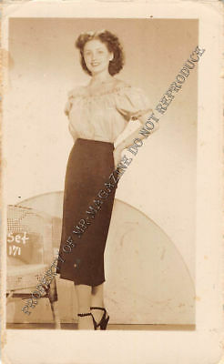 Adult Vintage B&W Photo 2.5x4 Sexy Pin Up Lesbians Undressing Strip Tease 126HR
