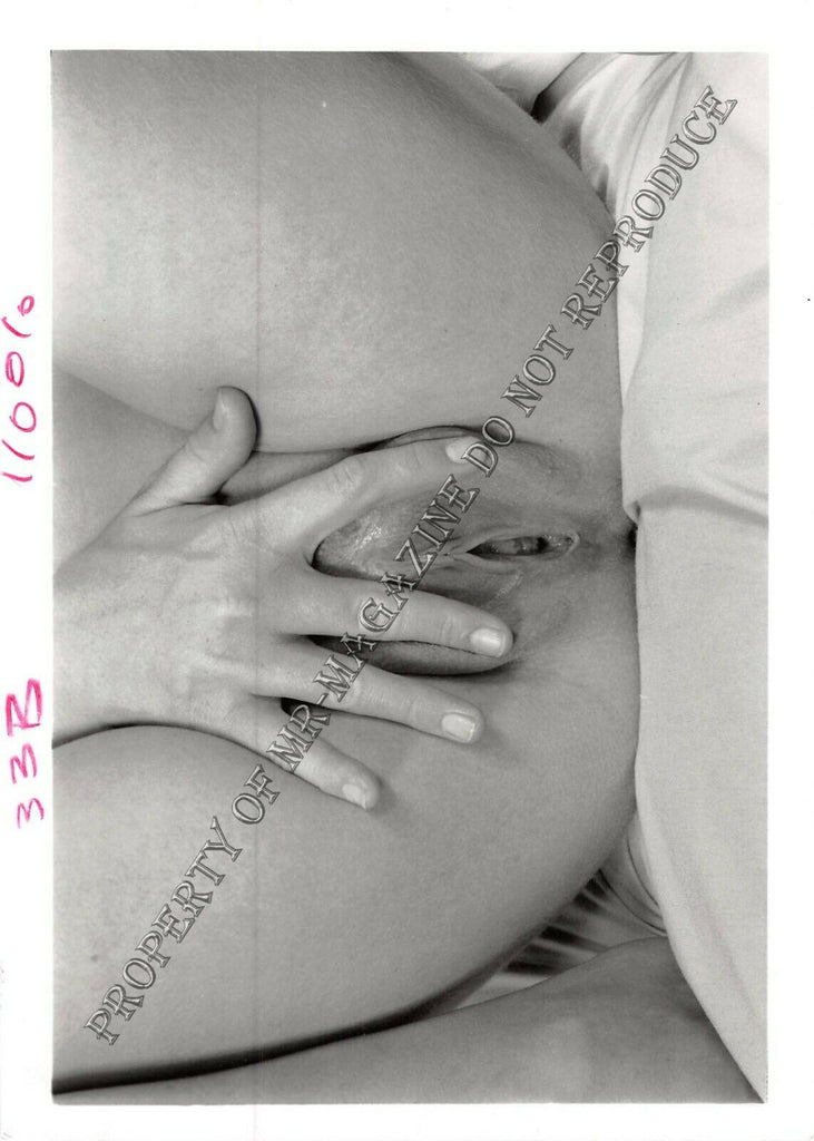 Adult Vintage 1990s Photo 5x7 Close Up Showing Spreading Pussy 147FO