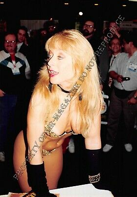 Nina Hartley Candid Original 5x7 1990s Color Photo Sexy Outfit at Porn Con 80ii