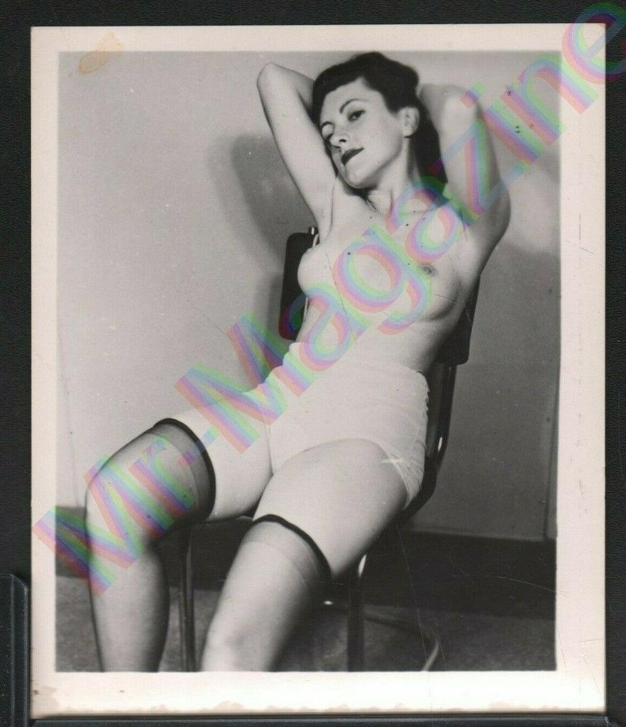 Vintage B&W Risque Pinup 4" x 4.5" Sexy Brunette Cheesecake AY26