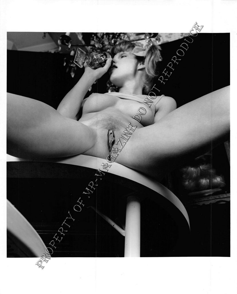 Adult Vintage 1990s Photo 8x10 Sexy Brunette Showing Off Tight Pussy 208FN