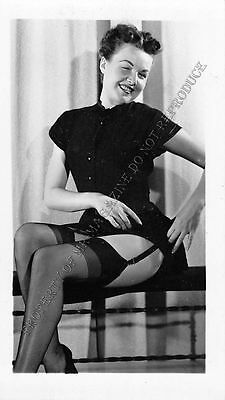 Adult B&W Photo 1940s/50s 2.5x4 Beautiful Brunette Clothed Seductive Pose 246MG