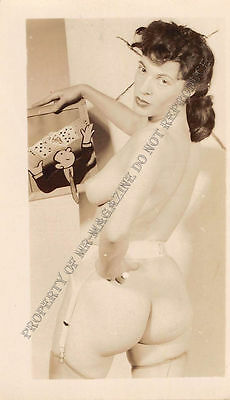 Adult B&W Photo 1940s/50s 2.5x4 Beautiful Brunette Posing Nude Pin Up 213MG