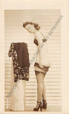 Adult B&W Photo 1940s/50s 2.5x4 Beautiful Brunette Undressing Vintage 115MF