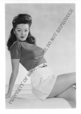 Adult Vintage B&W Photo 2.5x3 Beautiful Pin Up Woman Posing Cute Seductive 5HU