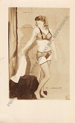 Adult B&W Photo 1940s/50s 2.5x4 Beautiful Brunette Seductively Undressing 11MH