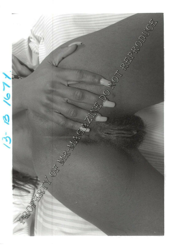 Adult Vintage B&W Photo 5x7 Sexy Petite Ebony Woman Fingering Tight Pussy 205FP