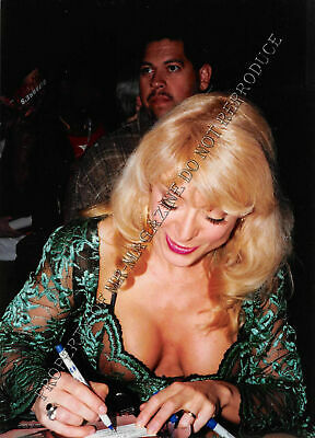 Nina Hartley Candid Original 3.5x5 Photo 1990s Sexy Outfit at a Convention 54ih