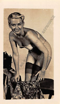 Adult B&W Photo 1940s/50s 2.5x4 Beautiful Blonde Seductively Undressing 289MH