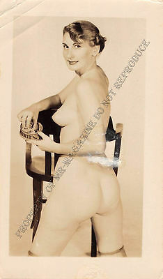 Adult B&W Photo 1940s/50s 2.5x4 Beautiful Brunette Posing Nude Pin Up 204MG