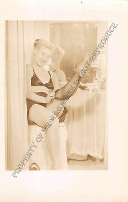 Adult B&W Photo 1940s/50s 2.5x4 Beautiful Blonde Seductively Undressing 303MH