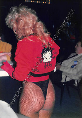Nina Hartley Candid Original 3.5x5 Photo 1990s Sexy Outfit at a Convention 76ih