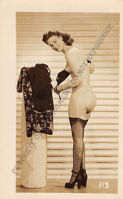 Adult B&W Photo 1940s/50s 2.5x4 Beautiful Brunette Undressing Vintage 114MF