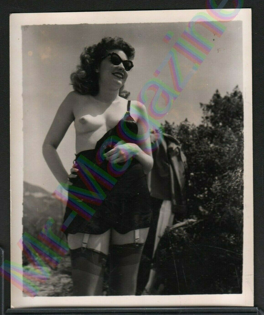 Vintage B&W Risque Pinup 3.5" x 4" Sexy Brunette Cheesecake AZ75