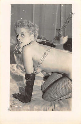Adult B&W Photo 1940s/50s 2.5x4 Beautiful Blonde Nude Posing Seductively 173MH