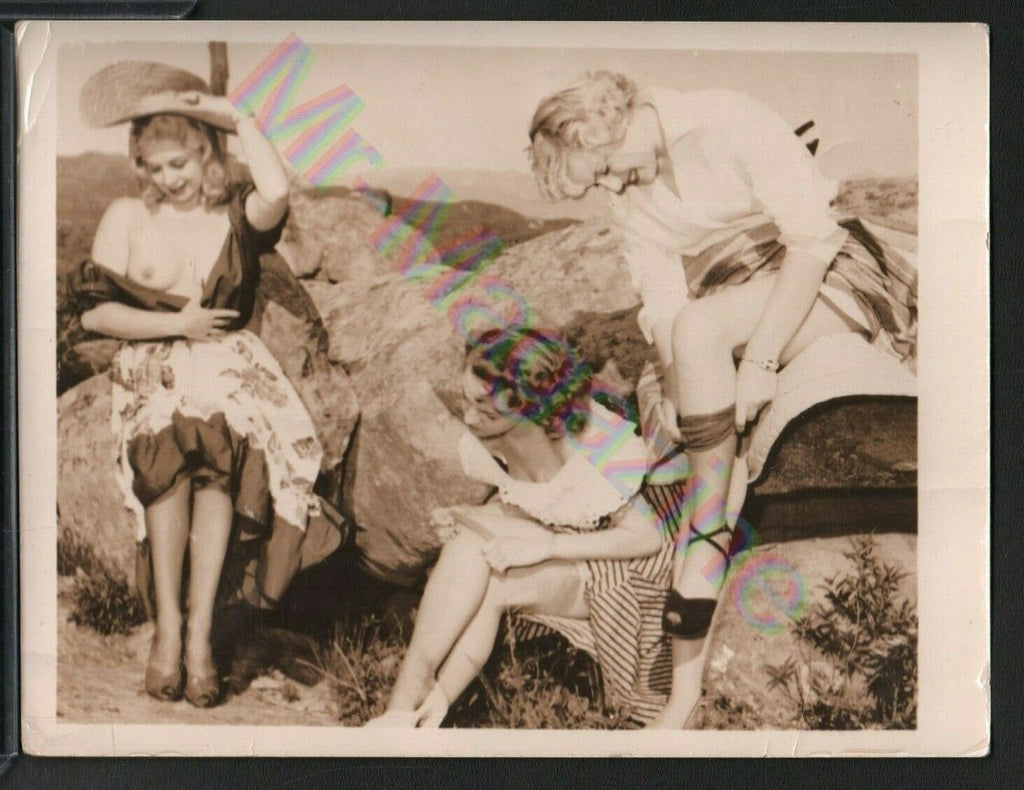 Vintage B&W Risque Pinup 4" x 5" Three Sexy Ladies Cheesecake BI33