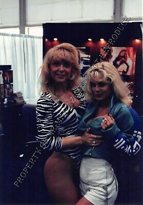 Nina Hartley Candid Original 5x7 1990s Color Photo Sexy Outfit at Porn Con 96ii