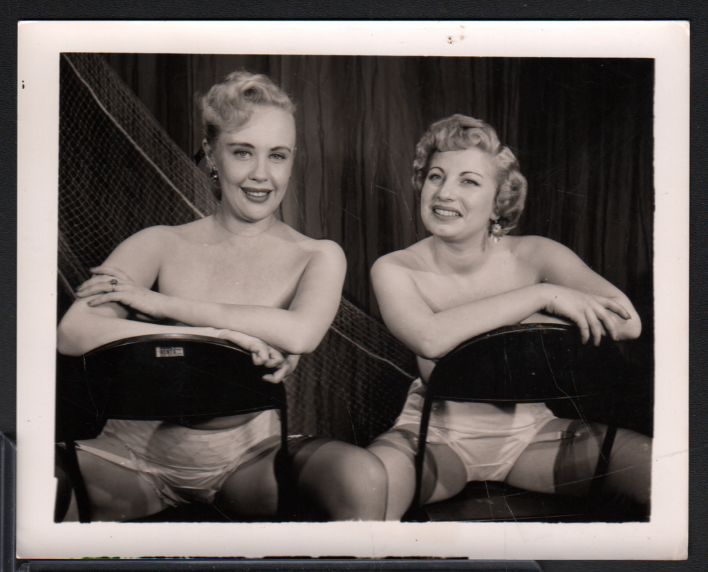 Vintage B&W Pinup Risque Photo 4"x5" Sexy Women Cheesecake AD116