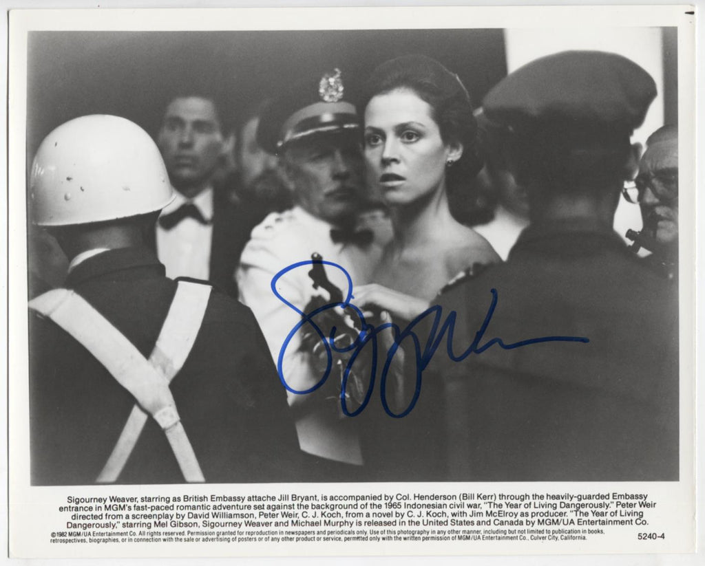 Sigourney Weaver Actress Autographed 8"x10" Promo Photo w/COA WWE5-3