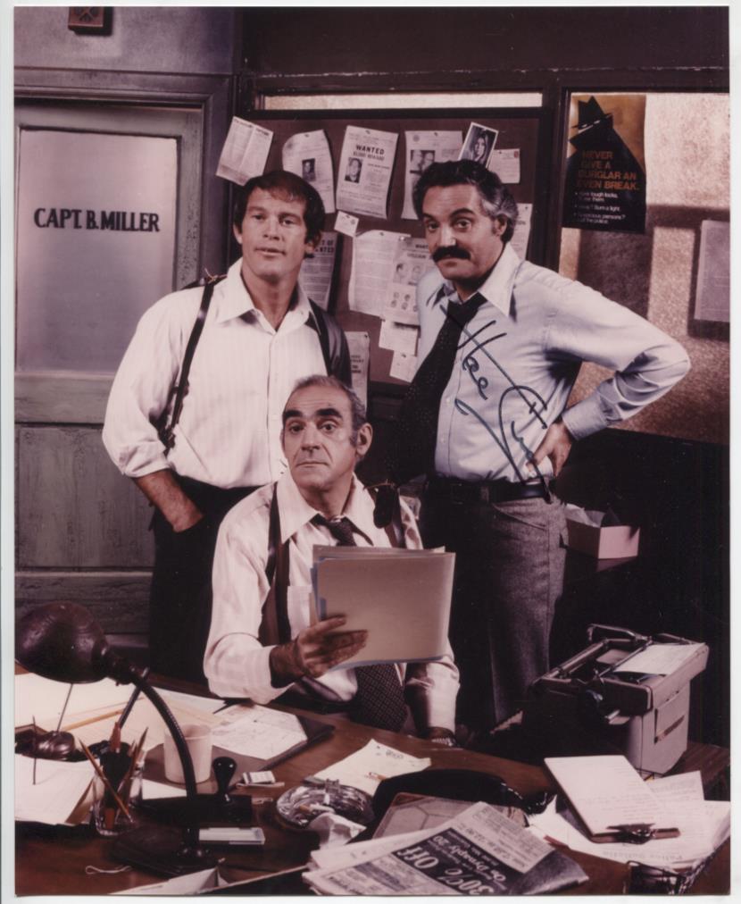 Hal Lindon Actor Autographed 8"x10" Photo w/COA WWE7-184
