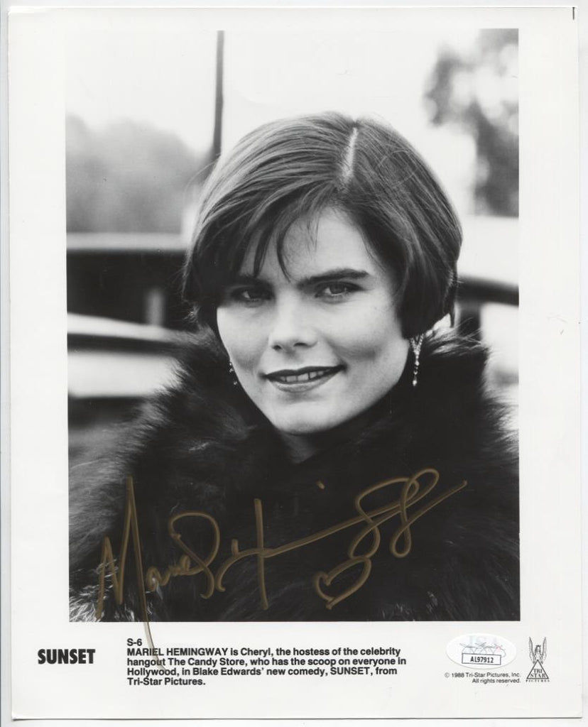 Mariel Hemingway Actress Autographed 8"x10" Photo w/JSA COA WWE10-27