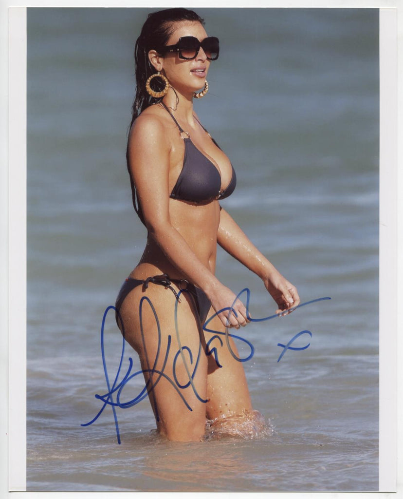 Kim Kardashian Model Autographed 8"x10" Photo w/COA WWE11-23