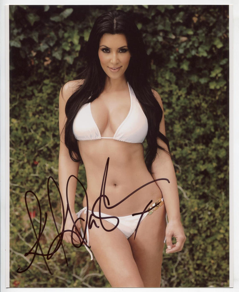 Kim Kardashian Model Autographed 8"x10" Photo w/COA WWE11-67